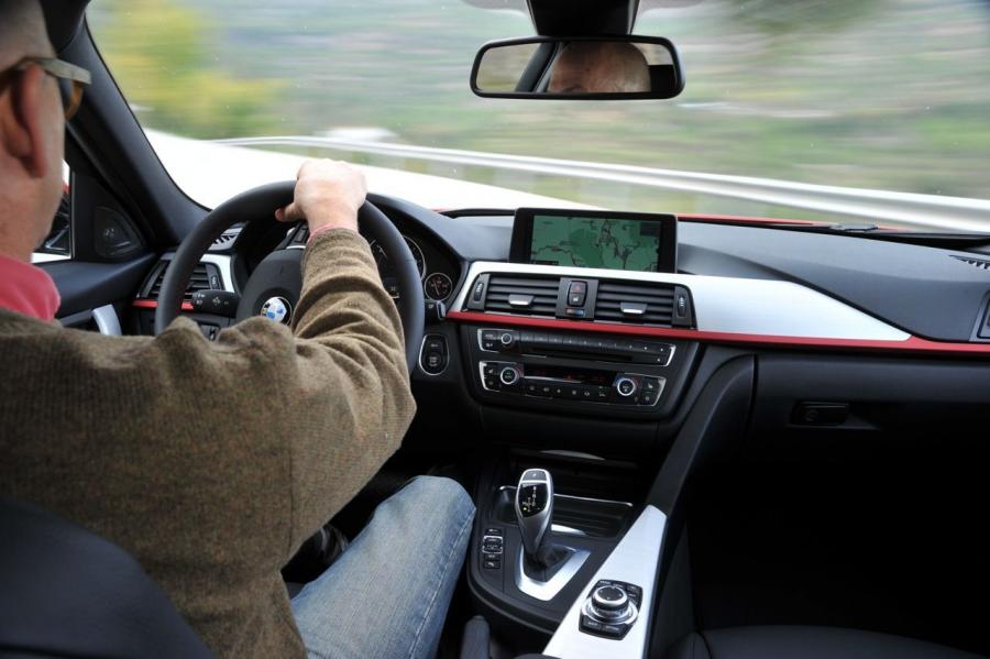  BMW 3-Series 2012 года  (фото 21 из 191)